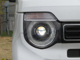 切れにくく明るいLEDヘッドライト装備!