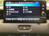 多機能と操作のしやすさを両立した、Honda CONNECT対応のナビディスプレーです。ETC2.0車載器もナビゲーション連動し、スマートフォン用Bluetoothユニット付きです。