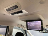 後席モニター・後席エアコン付いてます。