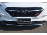 フロントグリルはスバル専用のデザインでお洒落です。