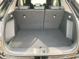 フル乗車でもしかっり荷物を収納できるラゲッジスぺ-スです。普段の買い物でもしかっり積める十分な荷室スペ-スが確保されています。