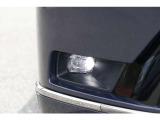 LEDフォグライトを装備。シャープな光と低消費電力でドライブをサポートします。