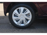 純正スチールホイールになります。。ホイールキャップ付き。