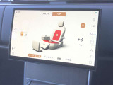 【シートヒーター&クーラー】フロントとリアシートにはシートヒーター&ベンチレーション機能付きで1年を通して快適なドライブが可能となります。