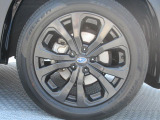 スバル純正18インチアルミホイール。タイヤサイズは225/55R18