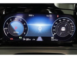大型ディスプレイによるデジタルメータークラスター付車両です。パネル正面に車両情報やナビゲーションが映し出され目線を変えず目的地まで安心したドライビングが出来ます。