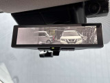 大好評「インテリジェントルームミラー」!車両後方のカメラ映像がミラーに映るので、乗員や荷物が多くても安心♪夜間や悪天候の日でもクリアな映像で視界良好です◎
