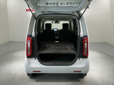 リアシートを倒すと、ラゲッジスペースを広くお使いいただけます!