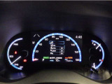 とっても見やすいメーターです。夜間時はラグジュアリーな気分にさせてくれる照明が魅力ですので、夜のドライブも楽しみになりますよ♪