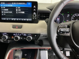 ホンダ純正メモリーナビ搭載なので、遠方へのドライブもお任せ下さい!ステアリング左手側にオーディオ関連のコントロールスイッチを配置しています。操作時は視線を逸らすことなく運転に集中できます