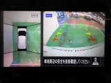 アラウンドビューモニターで車庫入れも空から見ている様に駐車できラクラクです。