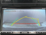 駐車するとき、後ろのスペースがどれくらいあるかわからず、うまく停められない・・なんてことを防ぐ、バックカメラを装備!こちらのお車のように大きい車には本当に助かる装備です!
