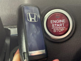 【スマートキー(エンジンスタートストップスイッチ)】スマートキー(電子キー)を持っていれば、スイッチを押すだけでエンジンをかけることができます!