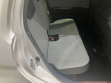 後部座席も乗り降りしやすいです。