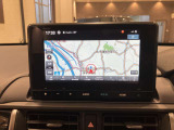 8インチディーラーオプションナビとなっております。インターナビも対応しているので日本全国おでかけすることができます!