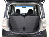 リアシートの後方に日常生活には充分なラゲッジスペースがあります