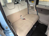 後席シートも状態良好。室内全体的にきれいに保たれています。