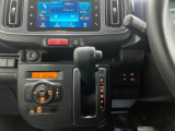 【インパネシフト】シフト操作のしやすいインパネシフトです。足元が広くなりすっきりしますので、大柄な方でも快適に運転ができます。