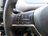 ステアリングスイッチ付きで手元からオーディオ操作が可能です