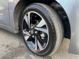 おしゃれは足元から。純正15インチアルミホイール♪