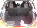 ラゲッジスペースは十分な広さを確保しています。日常のお買い物にも大活躍!積み下ろしも楽々ですよ。