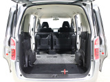 リアシートの後方に日常生活には充分なラゲッジスペースがあります