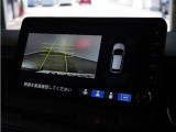◆リアワイドカメラシステム◆3種類の表示で後方確認をサポート♪セレクトレバーを「R」の位置に入れるとカメラ画像に切り替え。ノーマルビューでは従来のリアカメラと同様の標準的なビューで表示します!