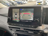 アラウンドビューモニター装備!空から見ているような映像によって不慣れな場所での車庫入れや縦列駐車等はもちろん狭い道でのすれ違いも安心していただけます♪
