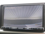 バックカメラも装備しています。気になる後ろの見通しや車庫入れにも大活躍!運転が困難な場所でもしっかりサポート!心強い味方のモニターです。【バックカメラ】付の車って1回乗るとクセになります。