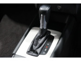 扱いやすい位置に配置されたフロアオートマチックです☆CVTを採用で滑らかでスムーズな走りが楽しめますよ♪
