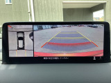 狭い場所での駐車やすれ違いなどでより的確な運転操作に役立つ360&deg;ビューモニターが装備されています。