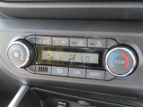 オートエアコンで車内はいつでも快適です♪