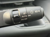アダプティブLEDオートライト装備。暗い夜道でハイビーム時に対向車などの一部分を切り取り照射してくれます。路肩の自転車や歩行者の発見を早めるので安心です。