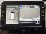 アラウンドビューモニター装備!空から見ているような映像によって不慣れな場所での車庫入れや縦列駐車等はもちろん狭い道でのすれ違いも安心♪