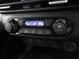 車内の温度管理に便利なオートエアコン☆