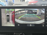 空から車を見たような「アラウンドビューモニター」!車の周りが一目で確認できるので、小さなお子様や障害物があっても安心して乗ることができます♪