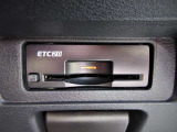 スッキリと収まったETC2.0ユニット。 やはり便利さからマストアイテムになってきましたね。