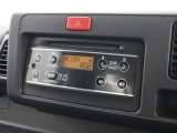 純正CDチューナーを装備しています。