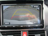 バックガイドモニターで、後方を確認しながら安心して駐車することができます。運転初心者も熟練者も必須の機能ですよ!