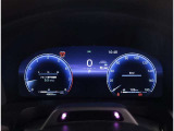 とっても見やすいメーターです。夜間時はラグジュアリーな気分にさせてくれる照明が魅力ですので、夜のドライブも楽しみになりますよ♪