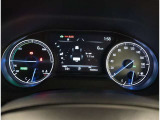 とっても見やすいメーターです。夜間時はラグジュアリーな気分にさせてくれる照明が魅力ですので、夜のドライブも楽しみになりますよ♪