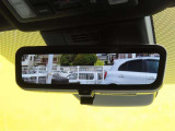 デジタルインナーミラー!バックドアに装着されたカメラにより、荷物をたくさん積んでいても後方が良く見えます!