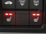 運転席シートヒーターが付いております。寒い時期に嬉しい装備です。