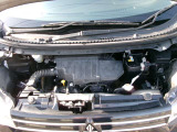 エンジンルームきれいです。