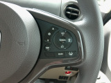 クルーズコントロール装備しています。アクセルペダルを踏まずに定速走行が可能です。加速・減速の少ない高速道路などでの運転をより快適にします。