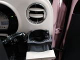 運転席のカップホルダーはエアコンの吹き出し口にありますので冷やしたり温めたりすることが出来ます☆