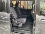 後部座席の画像です。