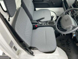 座り心地が良いシートなので長時間の運転でも快適にお過ごしいただけます。
