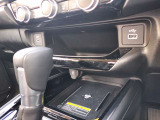 ブレーキホールド機能搭載!停車中に、ブレーキペダルを踏み続けなくても、自動的にブレーキを保持する機能です。信号待ちなどの一時的に停止したいときの使用に適しています。