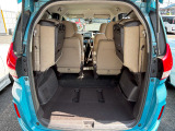 リアラゲッジルームアレンジ後のお写真です。シートを畳むとここまでの広さが御座います。沢山の荷物を積むことが出来ますね♪